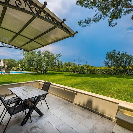 Mediterraneo Luxury Suites Halkidiki 보우르보우로우 외부 사진