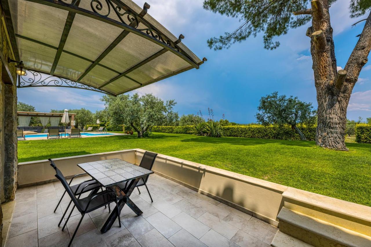 Mediterraneo Luxury Suites Halkidiki 보우르보우로우 외부 사진