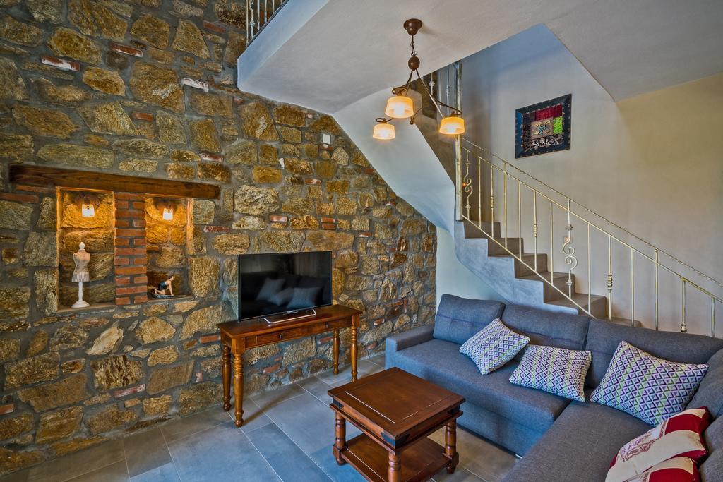 Mediterraneo Luxury Suites Halkidiki 보우르보우로우 외부 사진