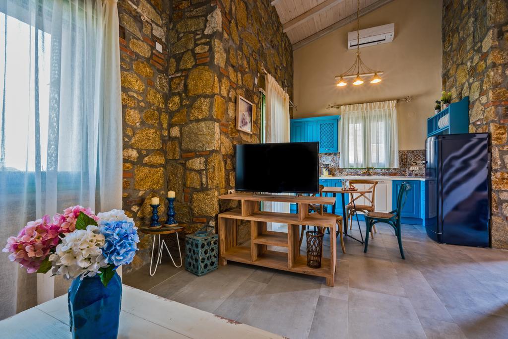 Mediterraneo Luxury Suites Halkidiki 보우르보우로우 외부 사진