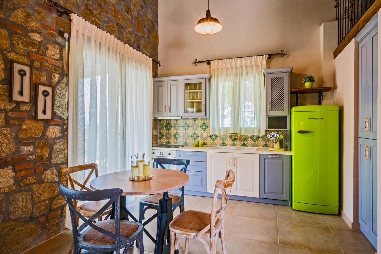 Mediterraneo Luxury Suites Halkidiki 보우르보우로우 외부 사진